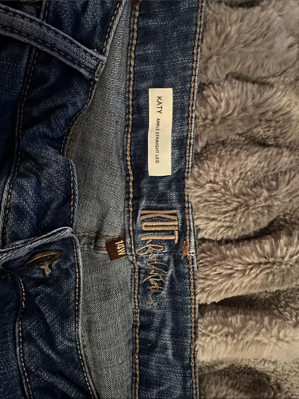 Kut from the Kloth Women's Katy Ankle Straight Leg Jeans - Picture 2 of 5